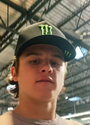 Josh из Elkhart 18 лет