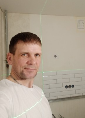 Константин из Барнаула 46 лет