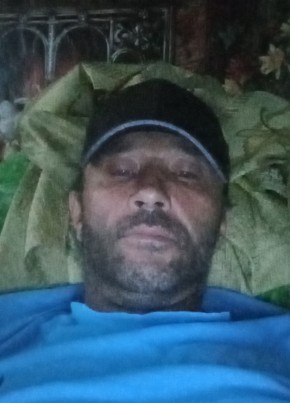 Артём из Новобурейския 43 года