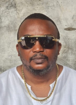 Michel из Kinshasa 41 год