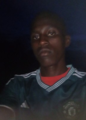 Dan из Kampala 21 год