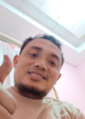 Putra, 23, Indonesia, Kota Surabaya