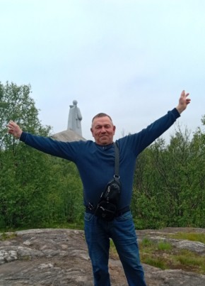 Александр из Мурманска 48 лет