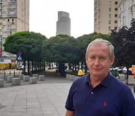 Vanya Zhukov, 52, Brest