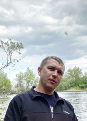 Павел, 37, Россия, Энгельс