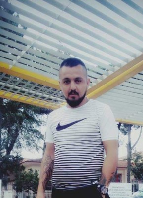 Mustafa, 31, Türkiye Cumhuriyeti, Edremit (Balıkesir)