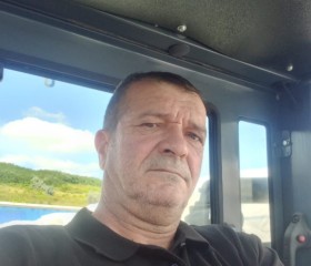 Costel, 49, Husi