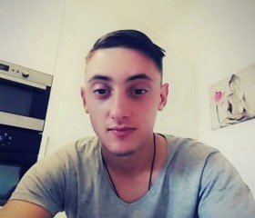 Valentin, 31, Focsani