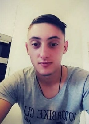 Valentin из Focșani 31 год