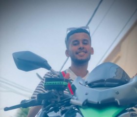 Yesef, 20, Algiers
