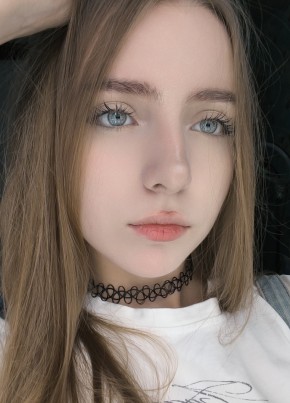 Полина из Железногорск (Курской обл.) 18 лет