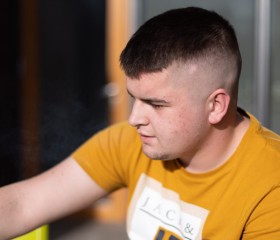 Filip, 20, Zagreb