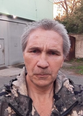 Павел из Владивостока 54 года