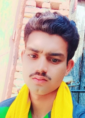 Chandan, 18, India, New Delhi