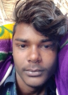 Hari Omv, 19, India, Bela