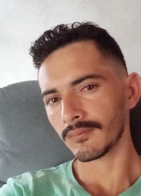 Vitor, 25, República Federativa do Brasil, Oeiras