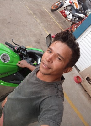 Elielson Viana из Araçatuba 32 года