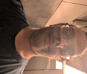 Salvatore, 32, Montreal