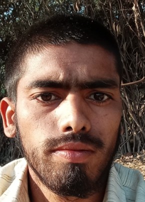 Kuch, 19, India, Kotma