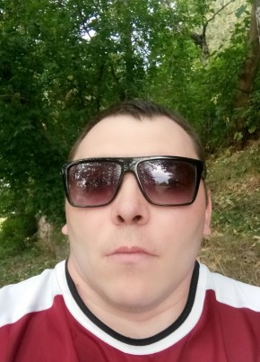 Павел, 32, Россия, Тихвин