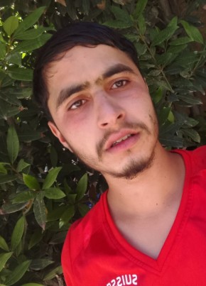 Younes из Algiers 22 года