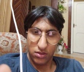 Ahmed, 21, Daska