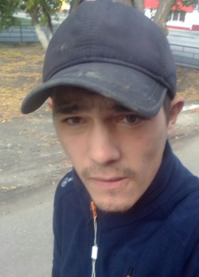 Александр, 26, Россия, Пласт