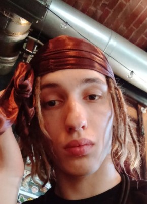 Кирилл из Омска 20 лет
