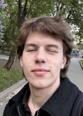 Никита из Дубна (Московской обл.) 20 лет