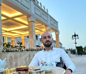 Murad, 30, Sarajevo