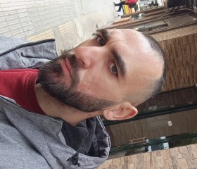 bogi, 31, Montana