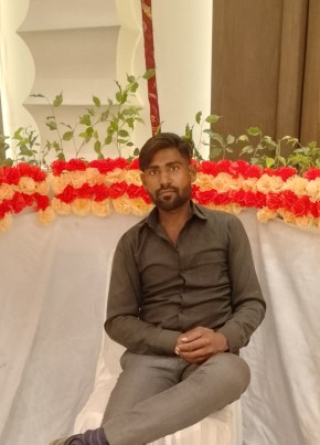 Neeraj Nishad, 27, India, Lucknow