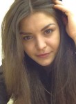 Yuliya, 26  , Saint Petersburg