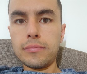 Alex, 29, Budapest