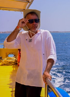 Dmitry, 60, Russia, Budogoshch