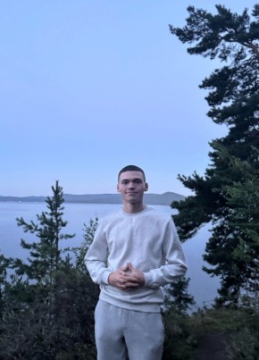Кирилл из Челябинска 23 года