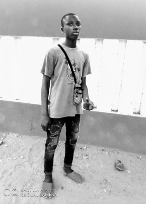 Emmanuel aron, 23, République Togolaise, Lomé