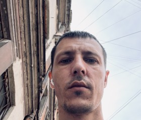 Виталий, 32 года, Псков