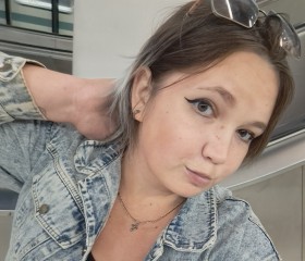 Aleksandra, 22, Wuhan