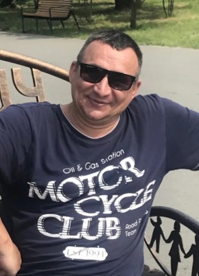 Вадим из Омска 52 года