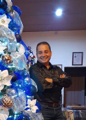 René, 52, República de El Salvador, Mejicanos