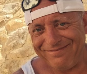 paull, 60, Kenilworth