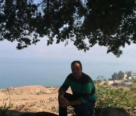 Naser, 18, Janin