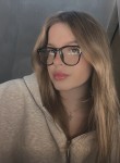 Maria, 21  , Toronto
