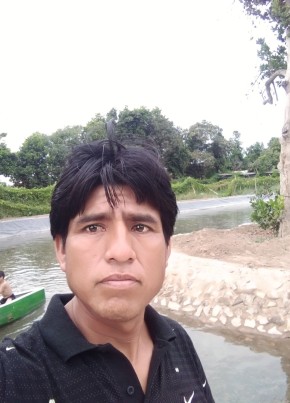 Luis Yesquen, 35, República del Perú, Trujillo