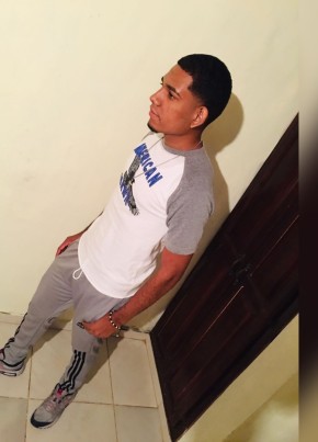 Wilmer, 22, República de Santo Domingo, Pimental