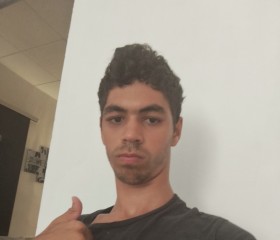 Arthur, 21, Montes Claros