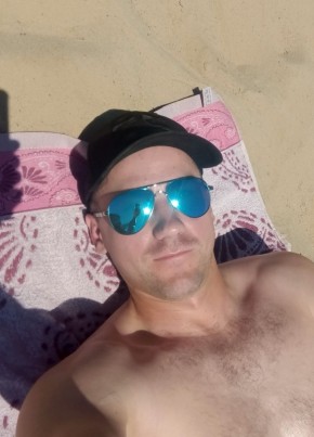 Артем из Гидроторфа 32 года