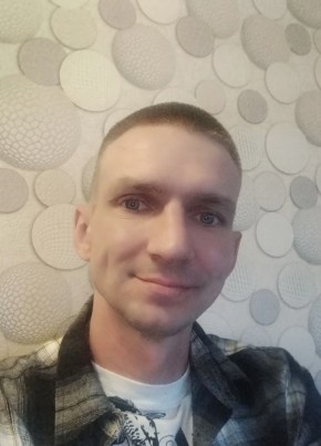 Игорь Жук из Салігорска 44 года