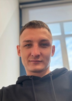 Денис из Хабаровска 24 года